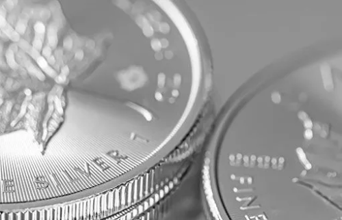 Серебро консолидируется, но розничные инвесторы сохраняют уверенность