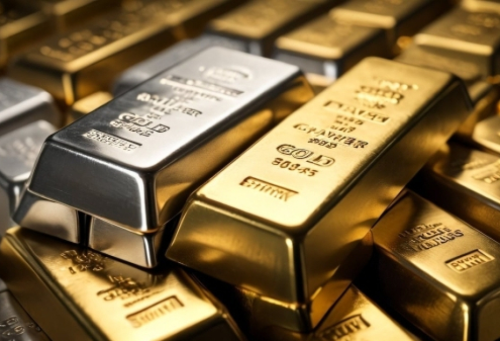 Золото и серебро дешевеют на фоне сильных данных по рынку труда США, но аналитики прогнозируют рост